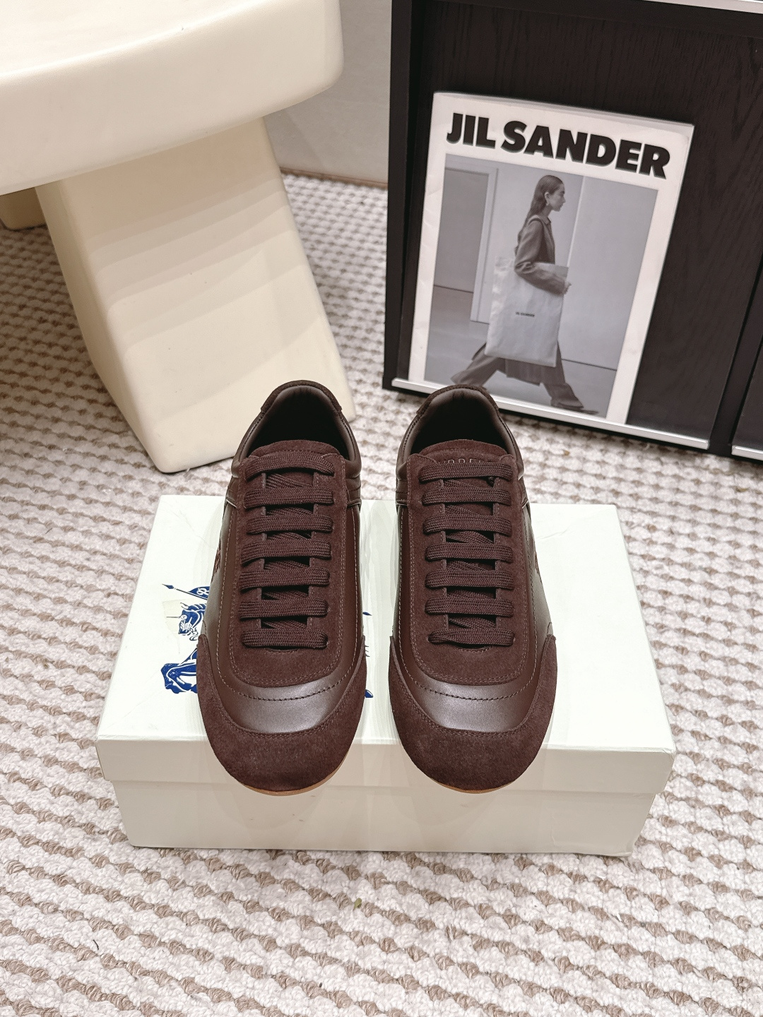 Counterfeit Burberry Knight Runner front view visual reference