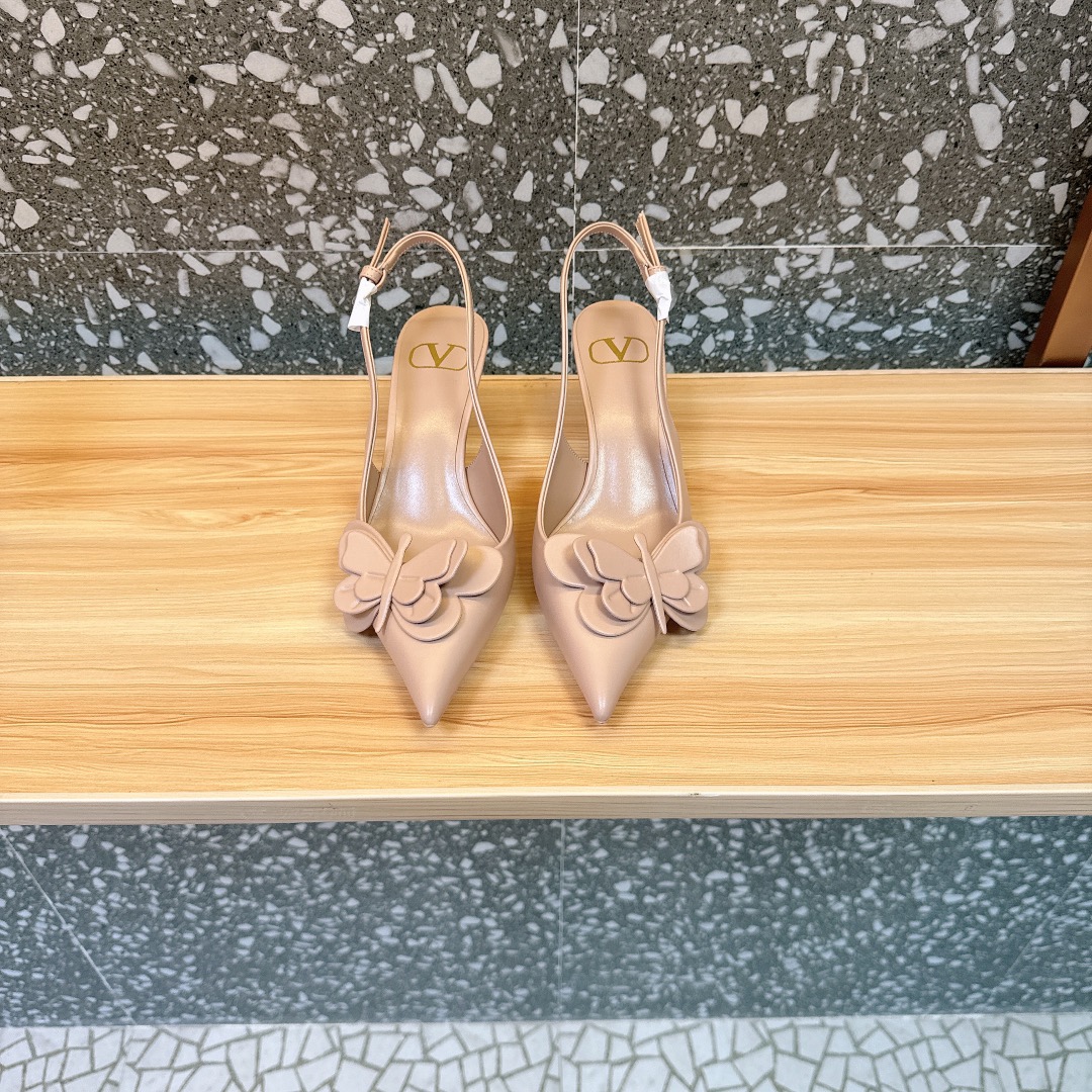 Counterfeit Valentino Shoes front view visual reference