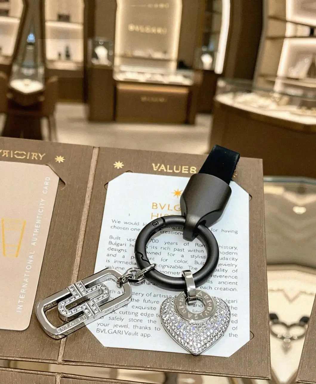 Counterfeit Bulgari accessories front view visual reference