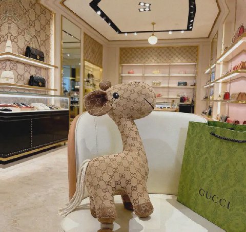 Counterfeit Gucci accessories detail view visual reference