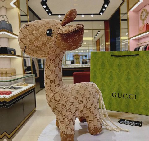 Counterfeit Gucci accessories detail view visual reference