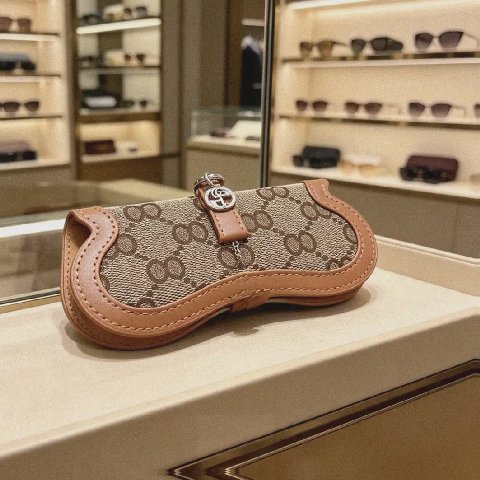 Counterfeit Gucci Anger Forest Keychain front view visual reference
