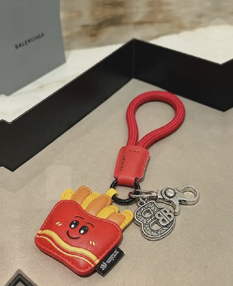 Counterfeit Balenciaga accessories detail view visual reference