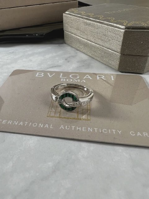 Counterfeit Bvlgari jewelry front view visual reference