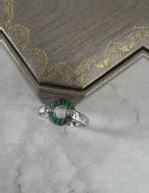 Counterfeit Bvlgari jewelry detail view visual reference