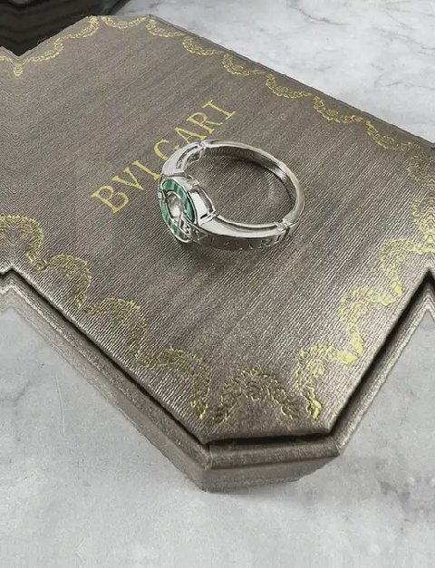 Counterfeit Bvlgari jewelry back view visual reference