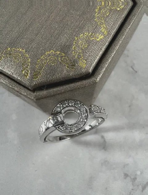 Counterfeit Bvlgari jewelry detail view visual reference
