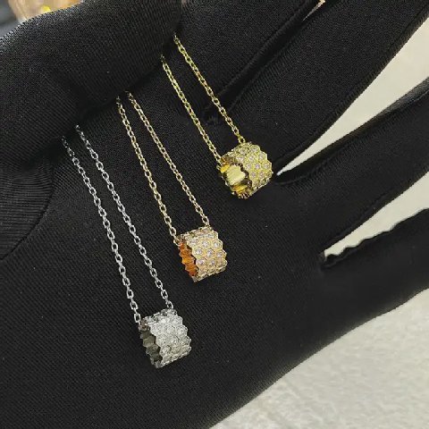 Counterfeit CHAUMET jewelry detail view visual reference