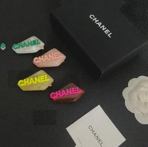 Counterfeit CHANEL accessories detail view visual reference