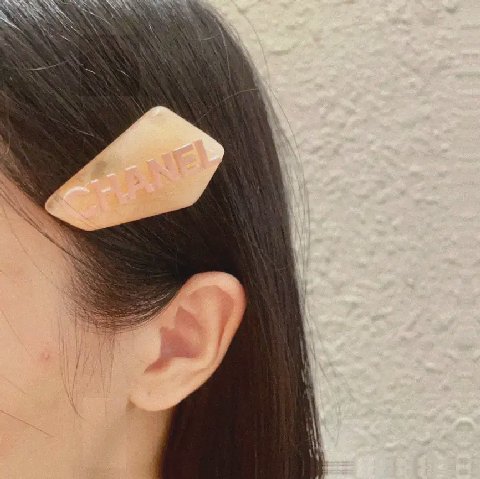Counterfeit CHANEL accessories detail view visual reference