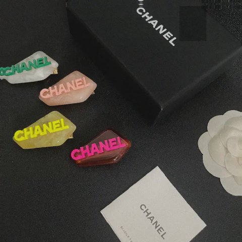 Counterfeit CHANEL accessories detail view visual reference