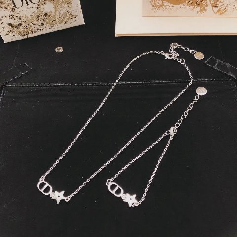 Counterfeit Dior jewelry back view visual reference
