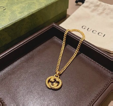 Counterfeit Gucci Anger Forest detail view visual reference