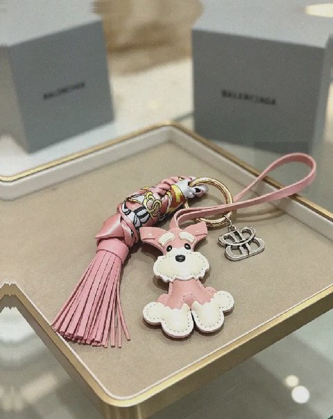 Counterfeit Balenciaga accessories detail view visual reference