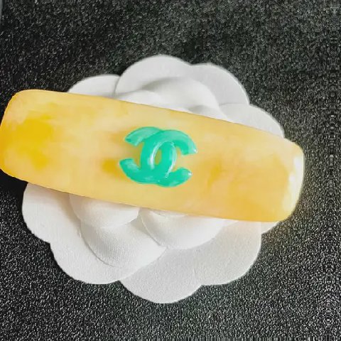 Counterfeit CHANEL accessories detail view visual reference