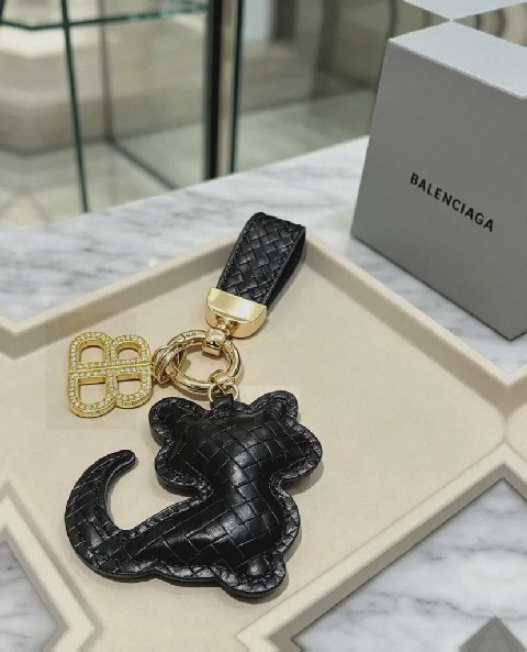Counterfeit Balenciaga accessories detail view visual reference