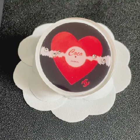 Counterfeit CHANEL jewelry detail view visual reference