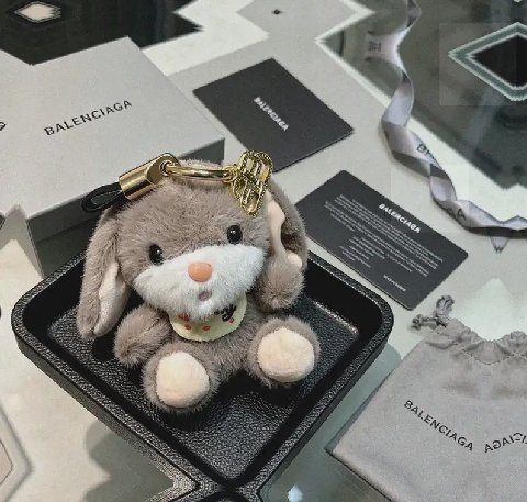 Counterfeit Balenciaga accessories detail view visual reference