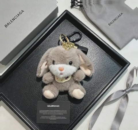 Counterfeit Balenciaga accessories detail view visual reference