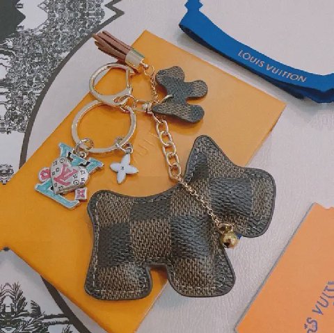 Counterfeit Louis Vuitton Anger Forest Collection detail view visual reference
