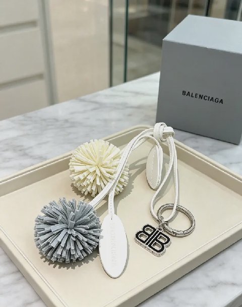 Counterfeit Balenciaga accessories detail view visual reference