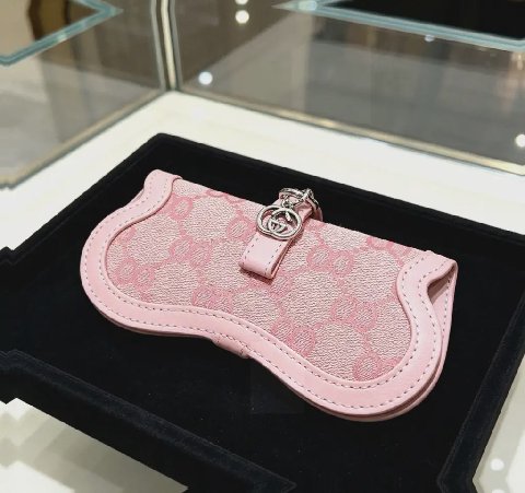 Counterfeit Gucci Anger Forest back view visual reference