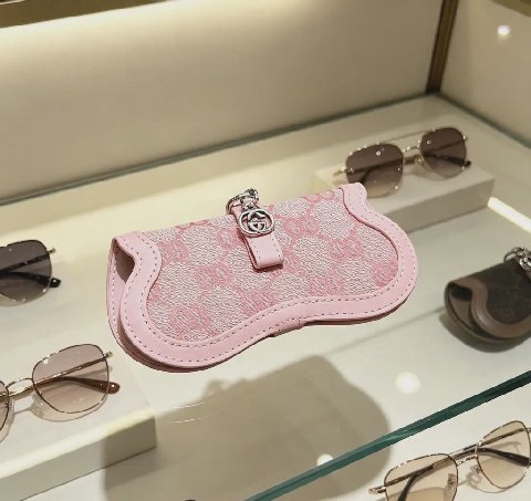 Counterfeit Gucci Anger Forest detail view visual reference