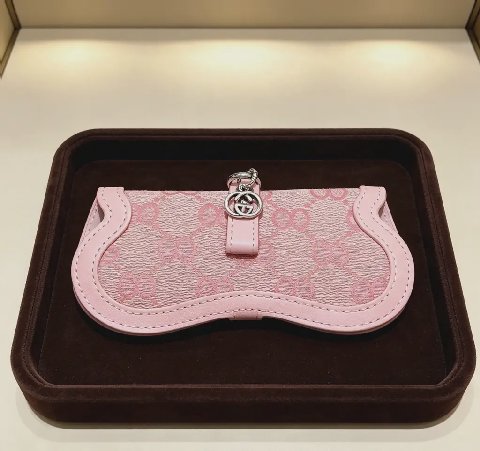 Counterfeit Gucci Anger Forest detail view visual reference