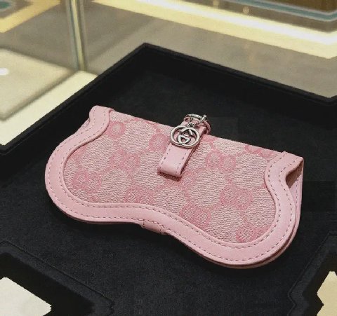 Counterfeit Gucci Anger Forest detail view visual reference