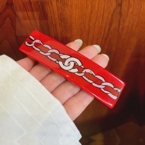 Counterfeit CHANEL accessories detail view visual reference
