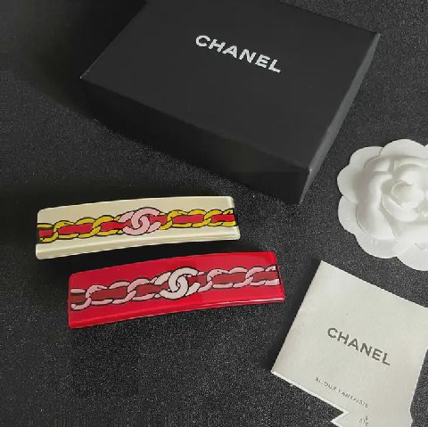 Counterfeit CHANEL accessories detail view visual reference