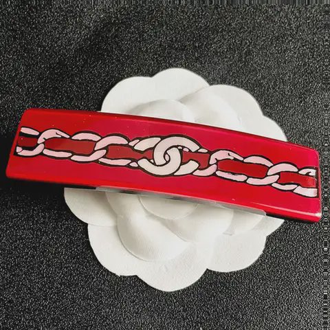Counterfeit CHANEL accessories detail view visual reference