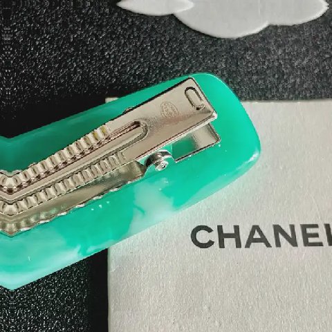 Counterfeit CHANEL accessories detail view visual reference