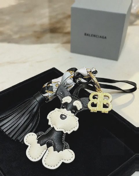 Counterfeit Balenciaga accessories detail view visual reference