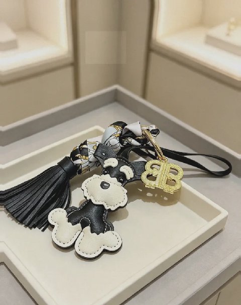 Counterfeit Balenciaga accessories detail view visual reference