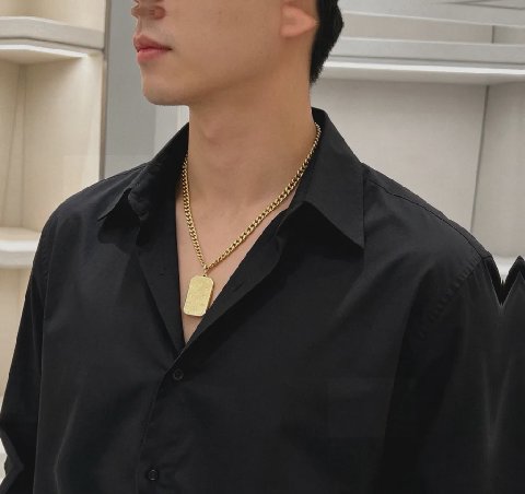 Counterfeit Gucci jewelry back view visual reference