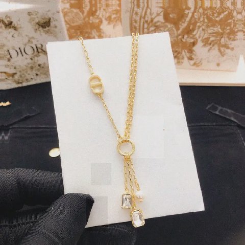 Counterfeit Dior DXL0259 detail view visual reference