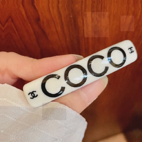 Counterfeit CHANEL accessories back view visual reference