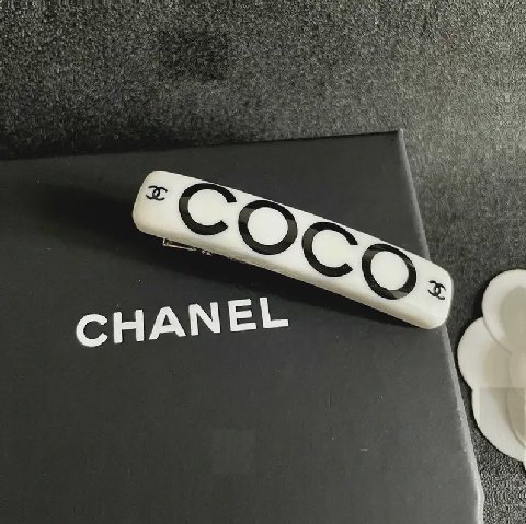 Counterfeit CHANEL accessories detail view visual reference