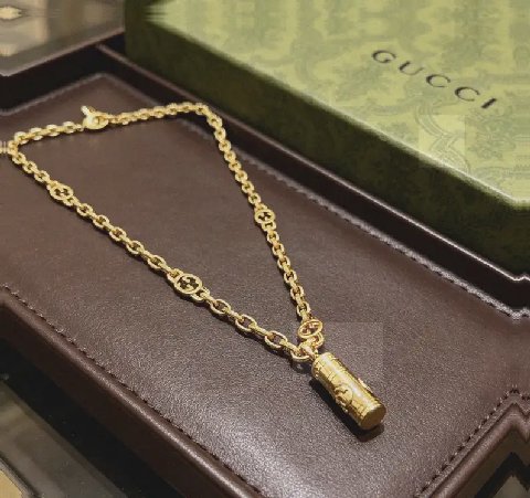 Counterfeit Gucci Anger Forest detail view visual reference