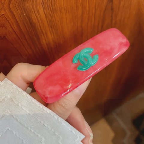 Counterfeit CHANEL accessories detail view visual reference