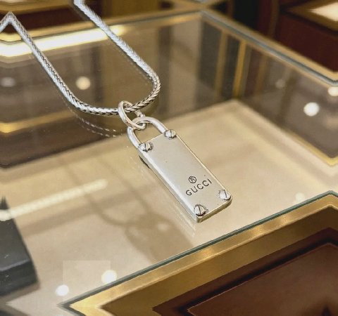 Counterfeit Gucci Anger Forest detail view visual reference