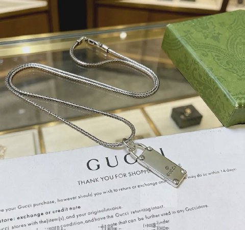 Counterfeit Gucci Anger Forest detail view visual reference