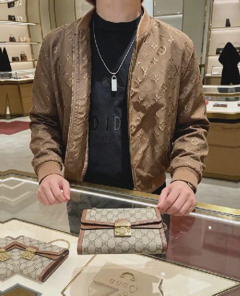 Counterfeit Gucci Anger Forest detail view visual reference