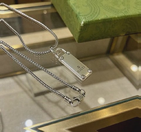 Counterfeit Gucci Anger Forest detail view visual reference