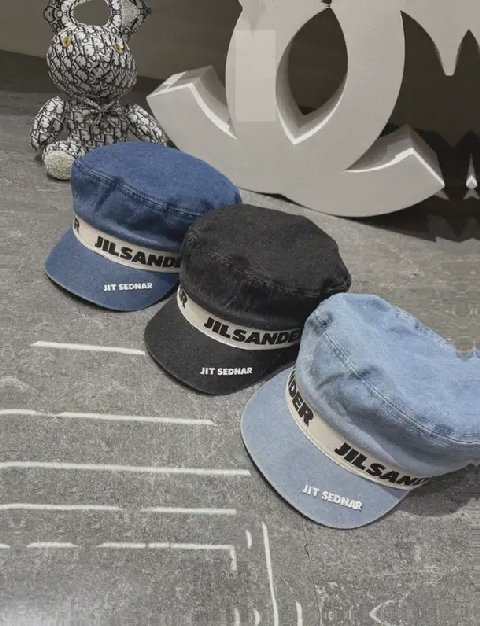 Counterfeit JIL Sander accessories detail view visual reference