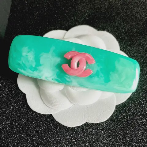 Counterfeit CHANEL accessories detail view visual reference