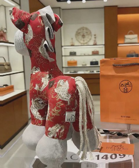 Counterfeit Hermès accessories detail view visual reference