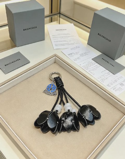 Counterfeit Balenciaga accessories front view visual reference