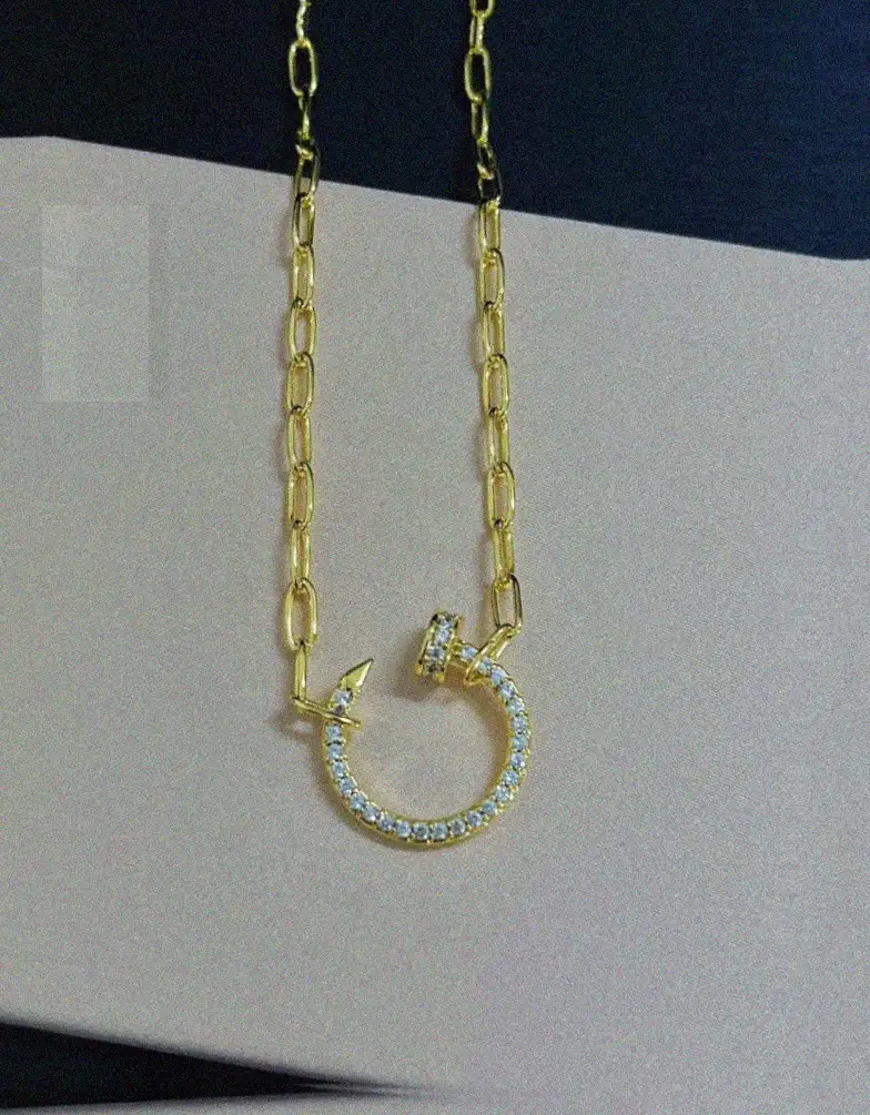 Counterfeit jewelry front view visual reference